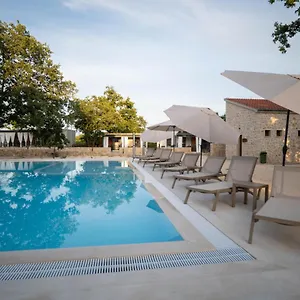 https://dionis-zaton-camping.hotelinzadar.com